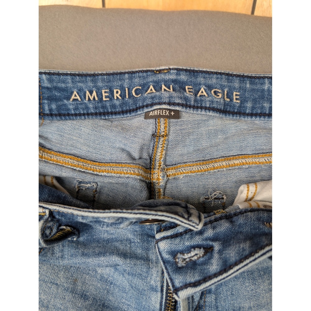 American Eagle Airflex+ Slim Jeans Mens 32x36 Light Wash Blue Denim Pants - Picture 2 of 8